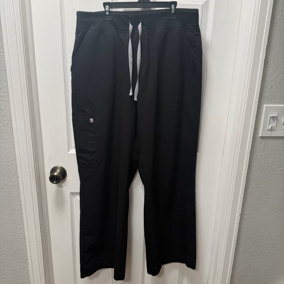 Figs High Waisted Isabel Wide Leg Scrub Pants, Women’s XL, Black - Picture 2 of 16